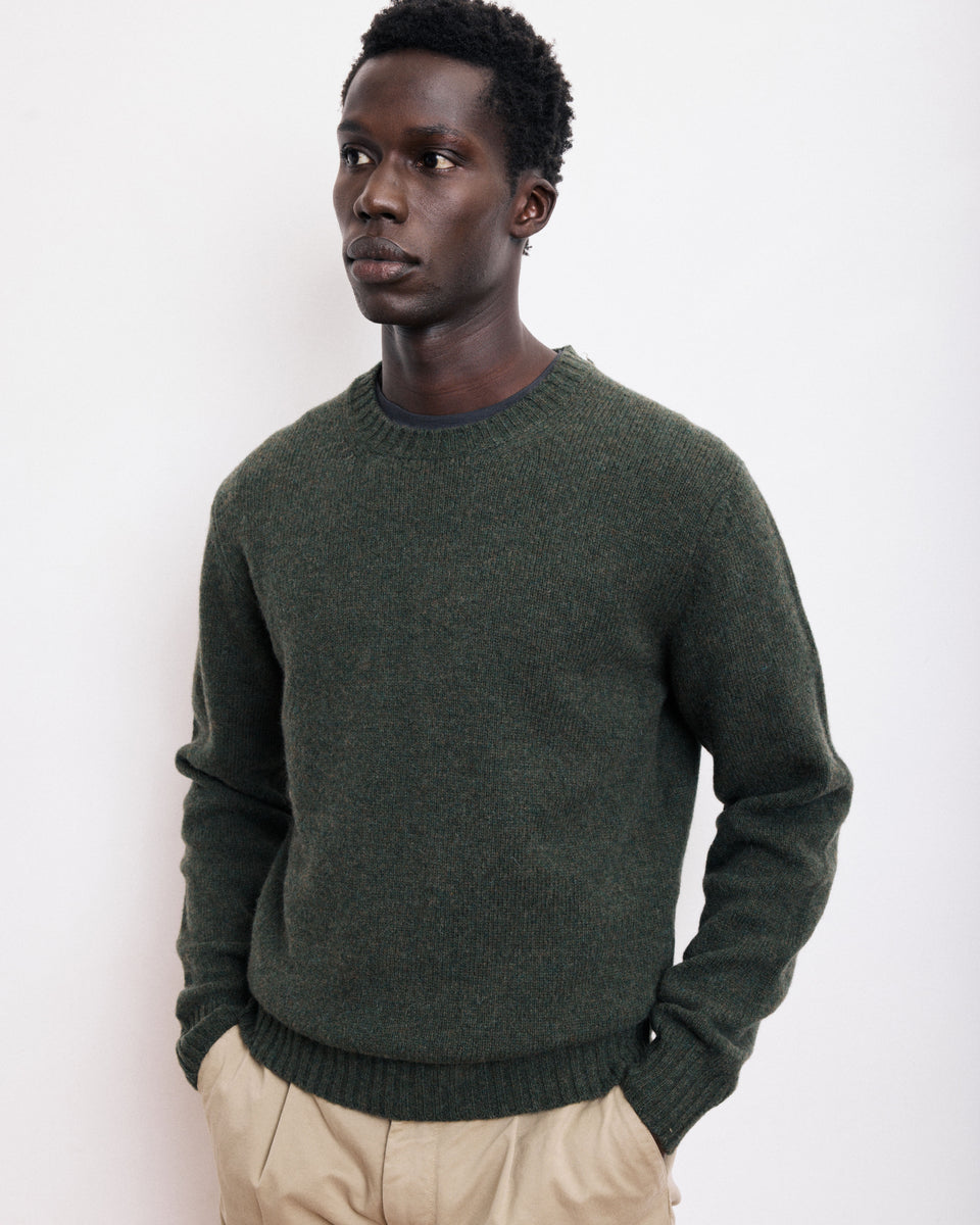Jersey de cuello redondo para hombre en Lana Shetland Verde Militar - Image principale
