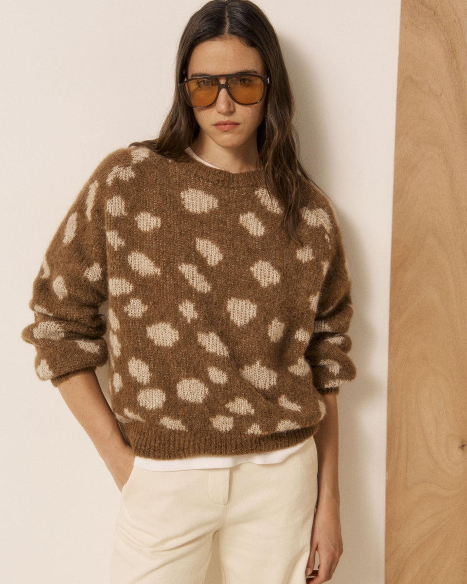 Mailaka Women's Beige Deer Print Alpaca Wool Sweater - Image 2