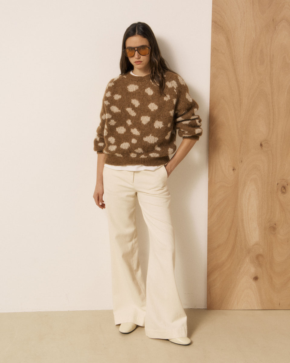 Mailaka Women's Beige Deer Print Alpaca Wool Sweater - Image 3