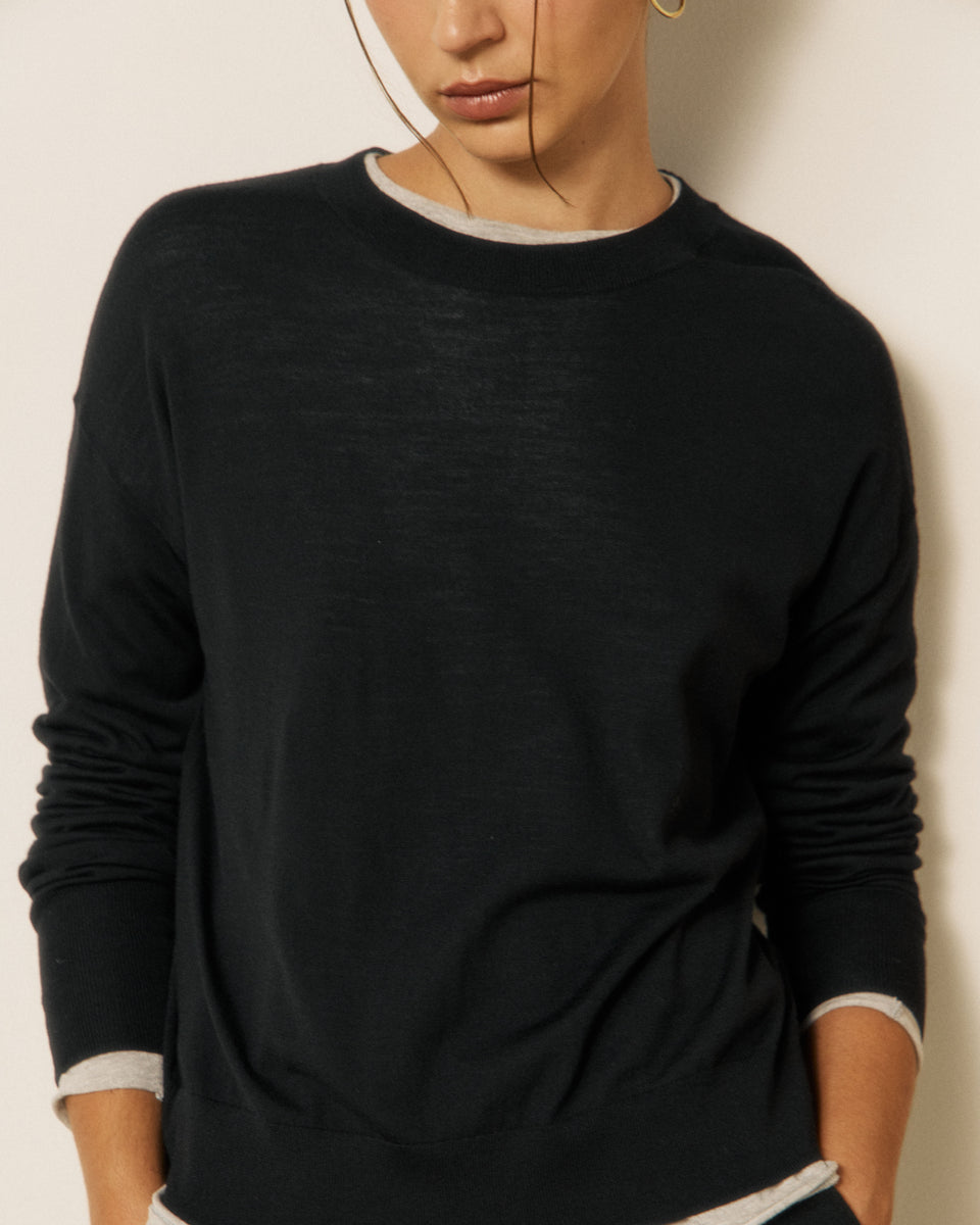 Manitoba Women's Black Merino Wool Sweater - Image principale