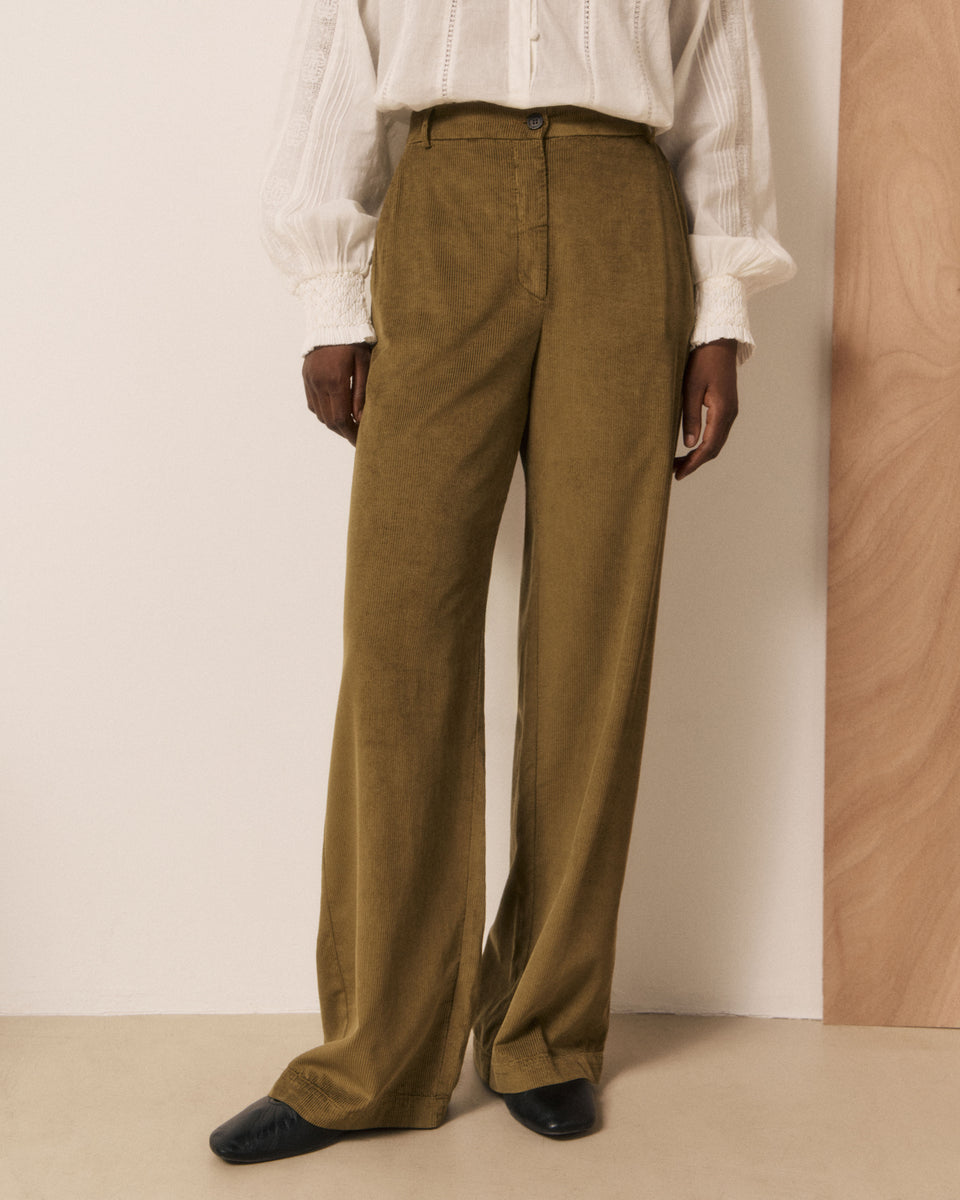 Positanon Women's Green Corduroy Pants - Image 2