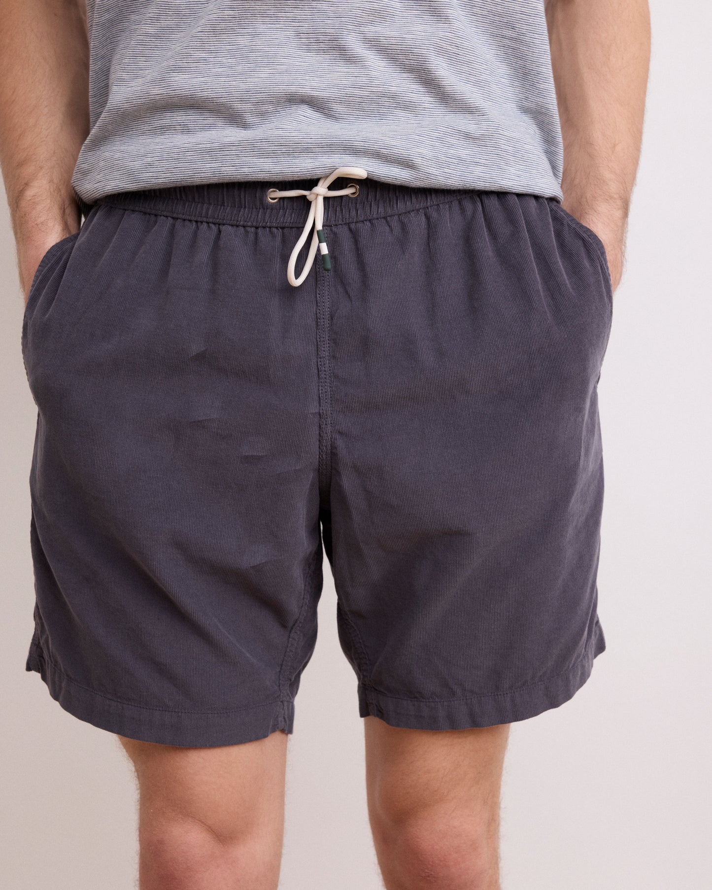 Pantaloncini brevi in velluto a coste Carbonio