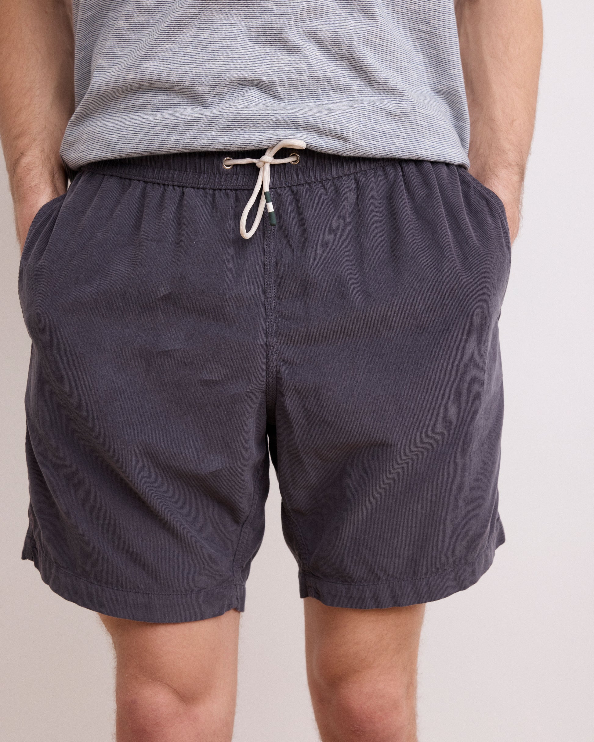 Pantaloncini brevi in velluto a coste Carbonio