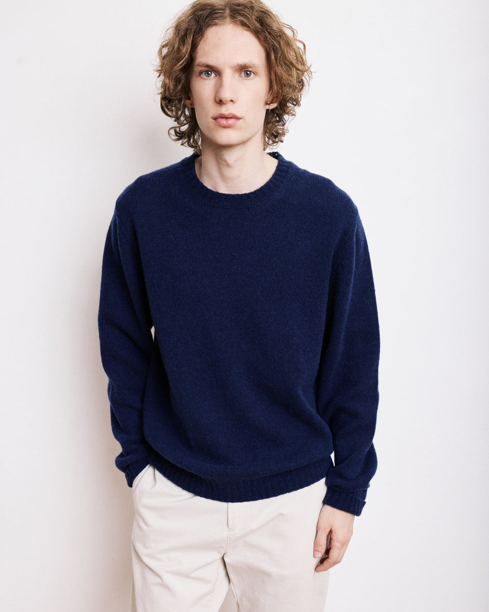 Maglione da uomo con collo rotondo in lana Shetland blu navy - Image 3