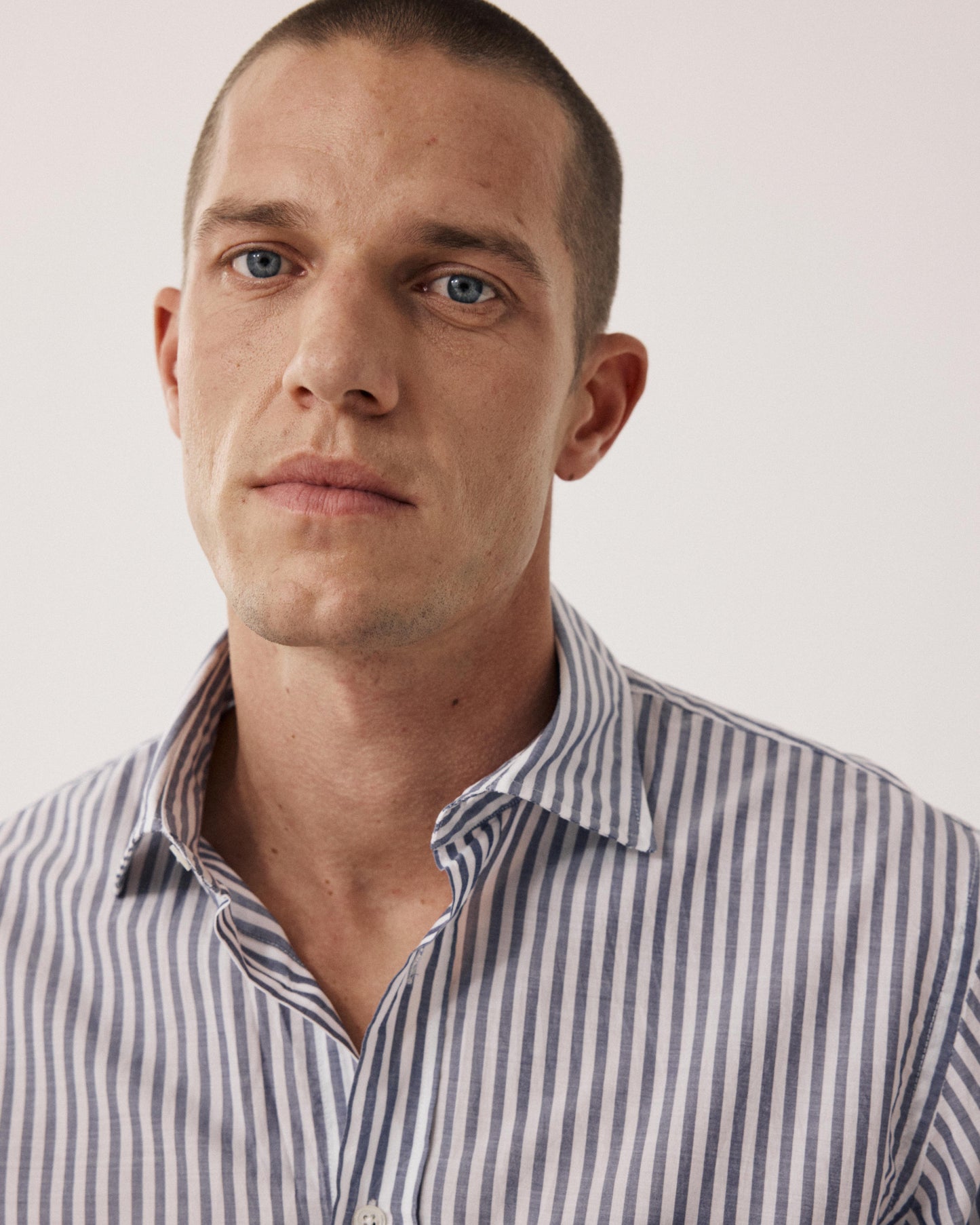 Chemise Homme en Fil-à-fil Rayé Marine & Blanc Paul