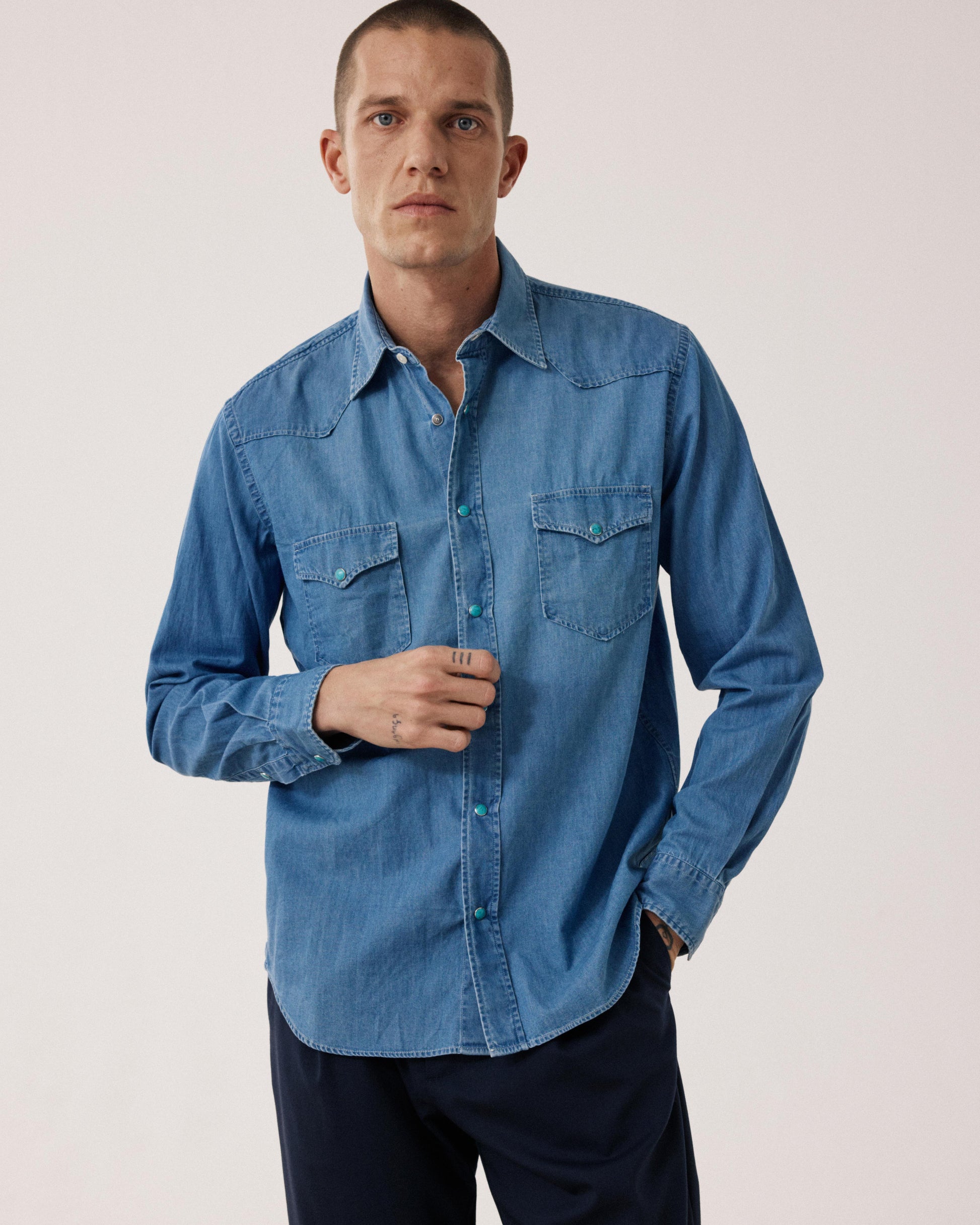 Chemise Homme en Denim Léger Bleu Indigo Phoenix BF24024-02