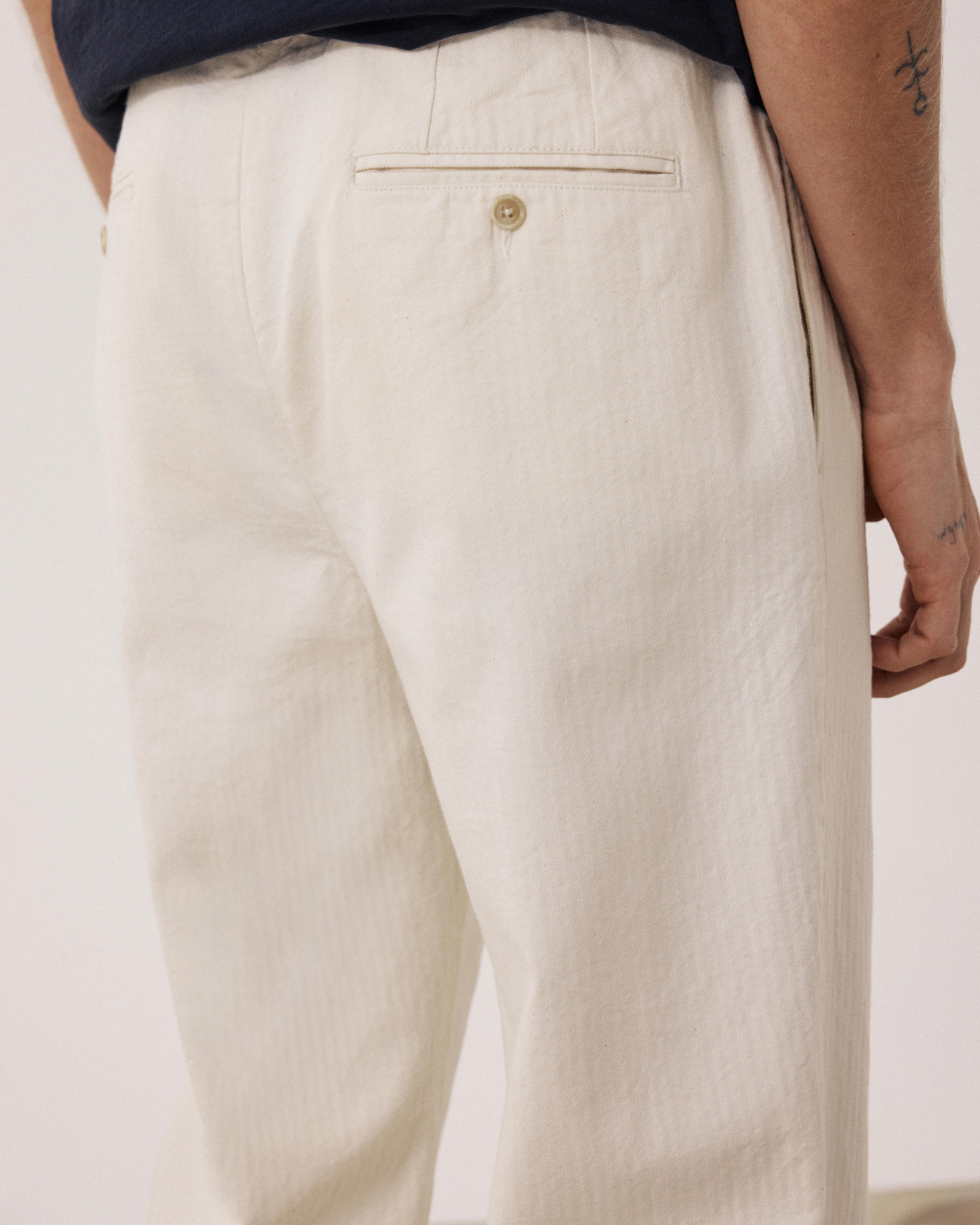 Herrenhose aus Baumwolle mit Fischgrätenmuster in Ecru von Trunk BF53110-01