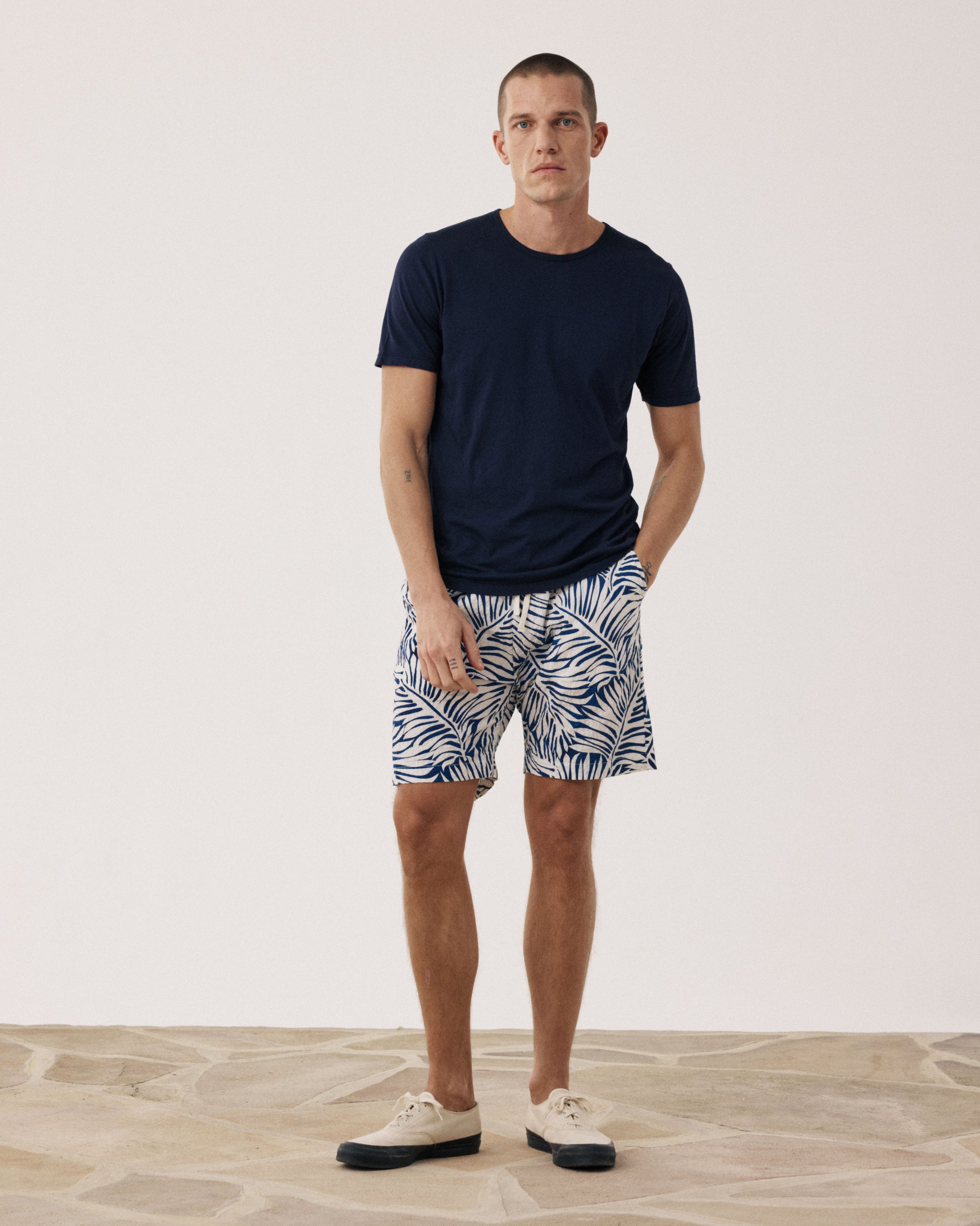 Men's Lightweight Cotton Jersey T-shirt in Midnight Blue Light Crew BF65301-03