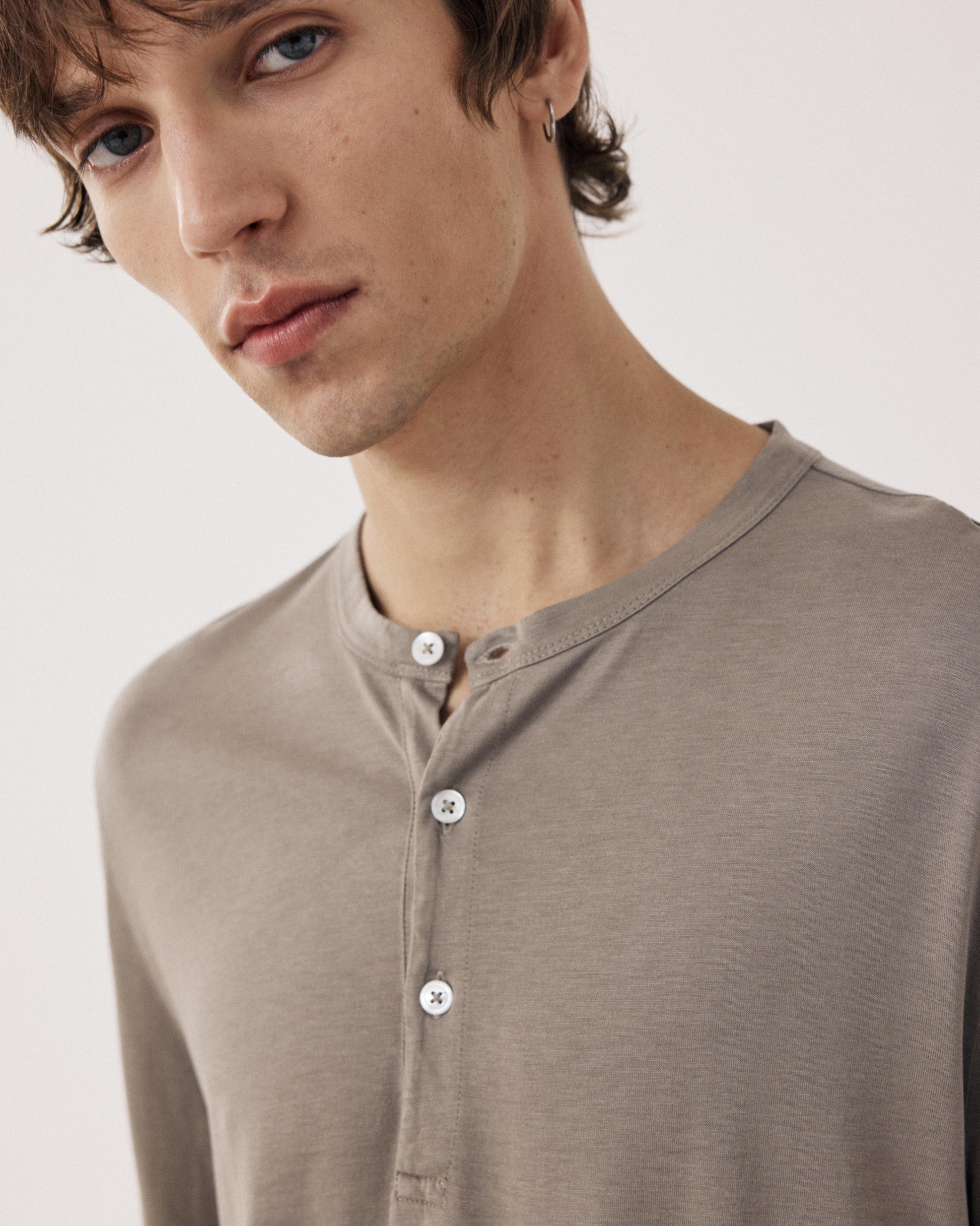 T-shirt Homme en Jersey de Lyocell & Coton Taupe Henley BF79305-10