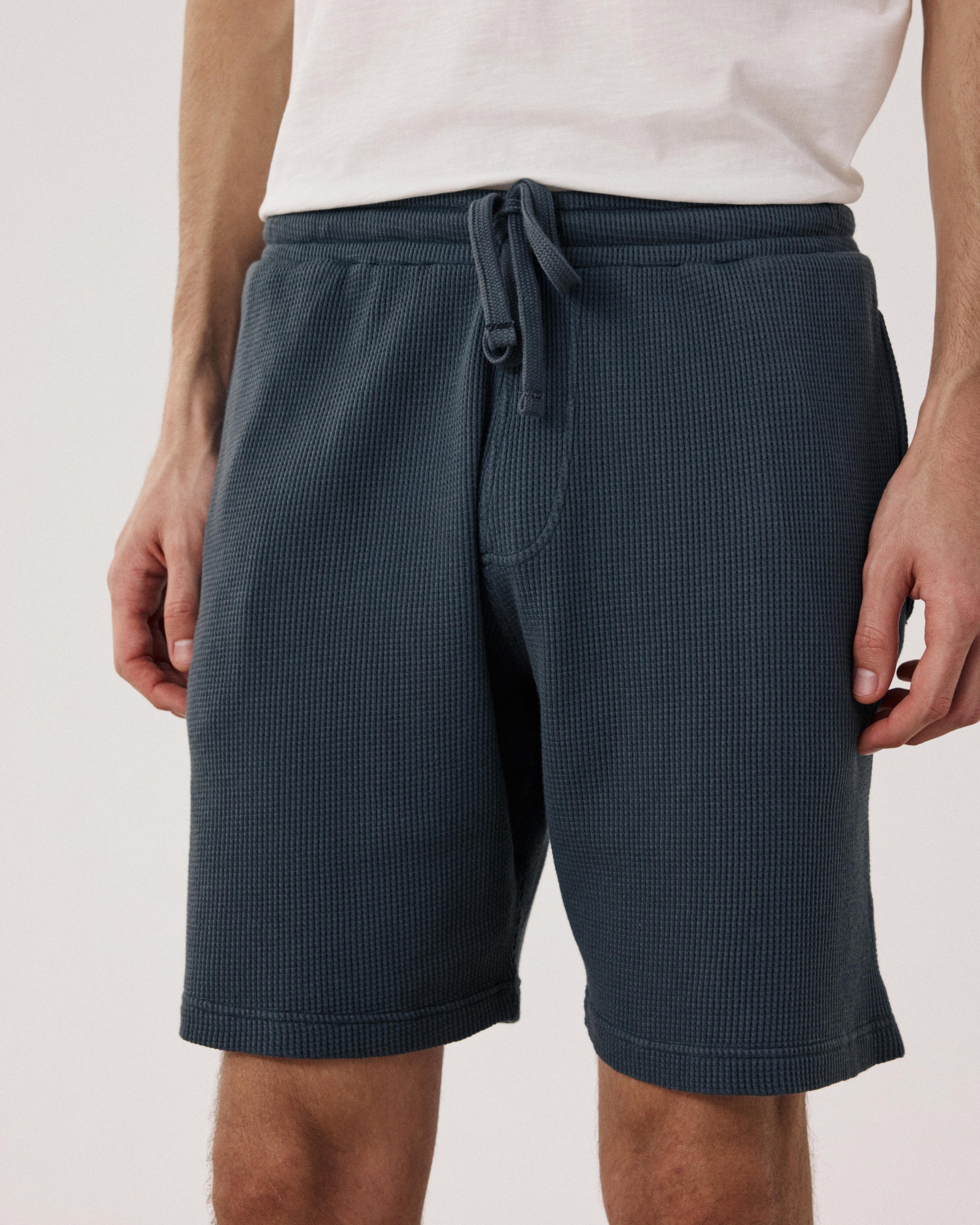 Bermuda Homme en jersey de coton gaufré carbone BF93310-02