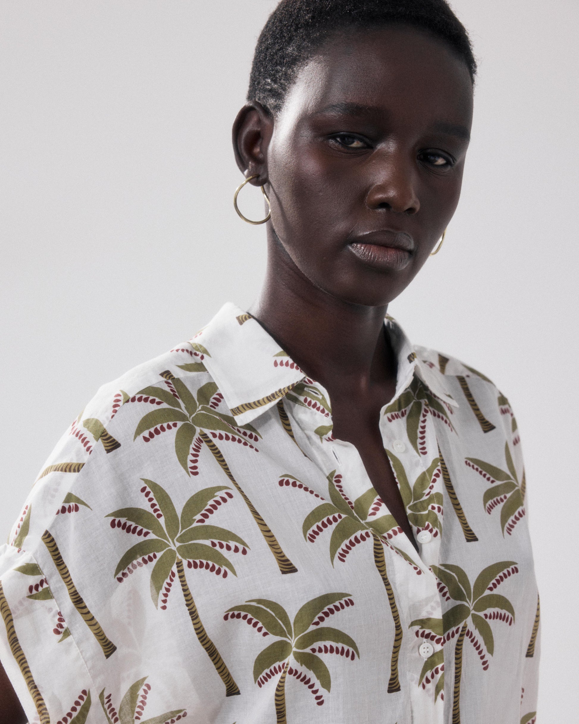 Chemise Femme en Coton Imprimé Palmiers Blanc Carlos