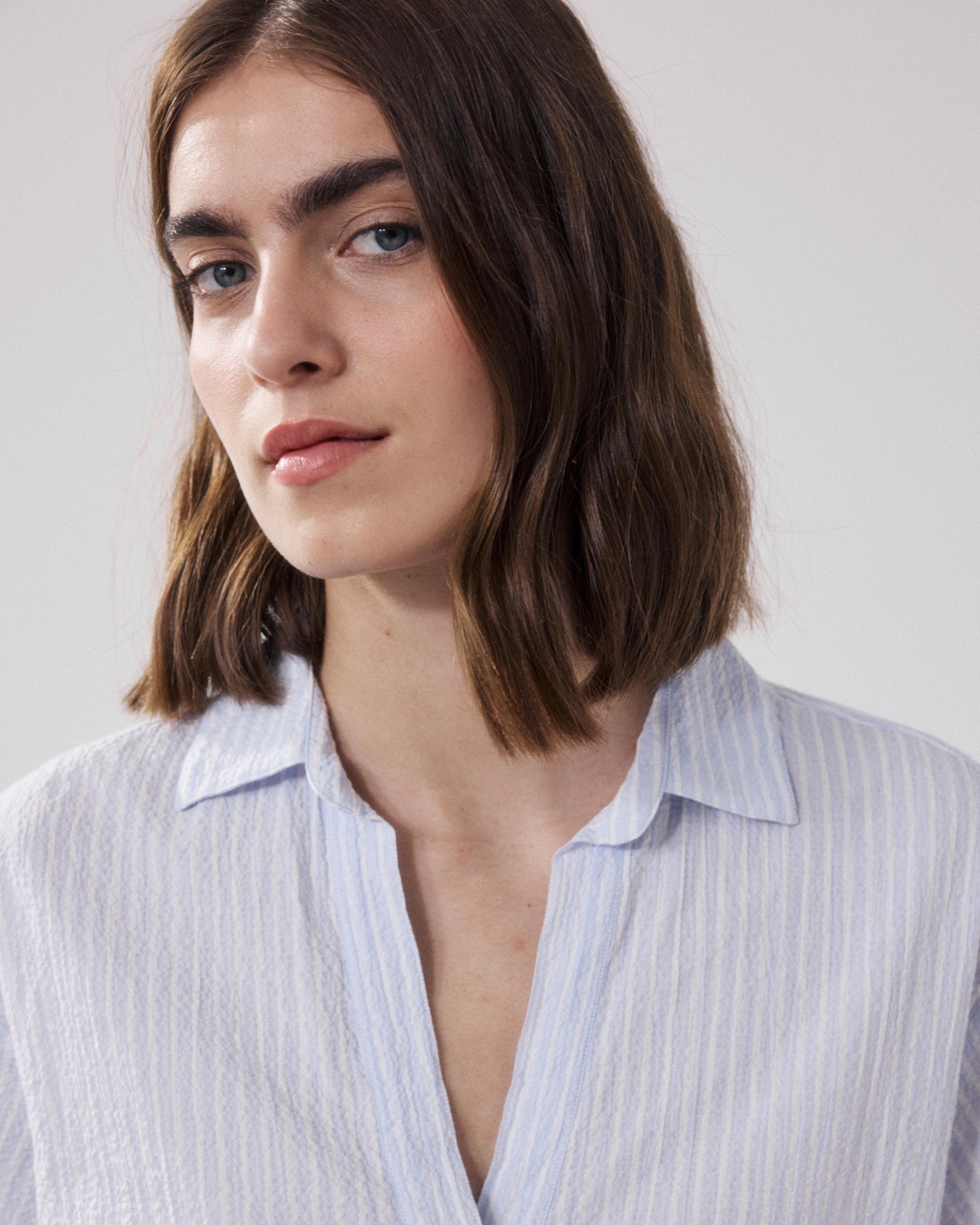 Chemise Femme en Seersucker Blanc & Bleu Cola