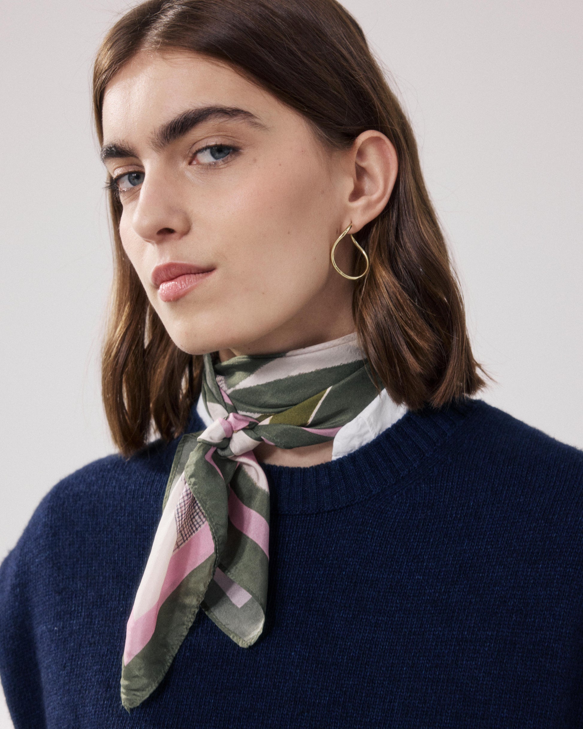 Bandana Femme en Soie Vert Militaire Japan