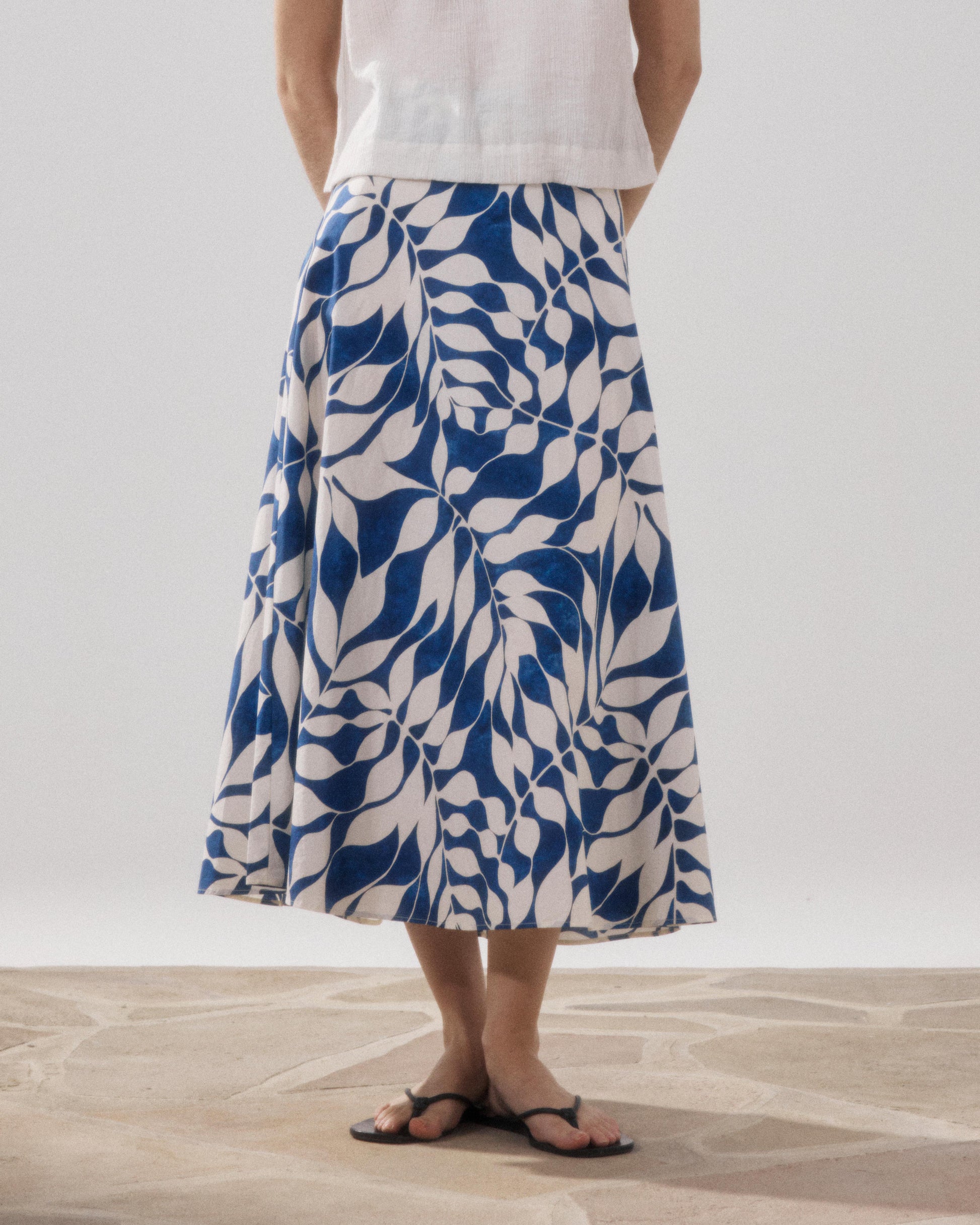 Jupe Femme en Coton Imprimé Feuilles Blanc & Bleu Joyce