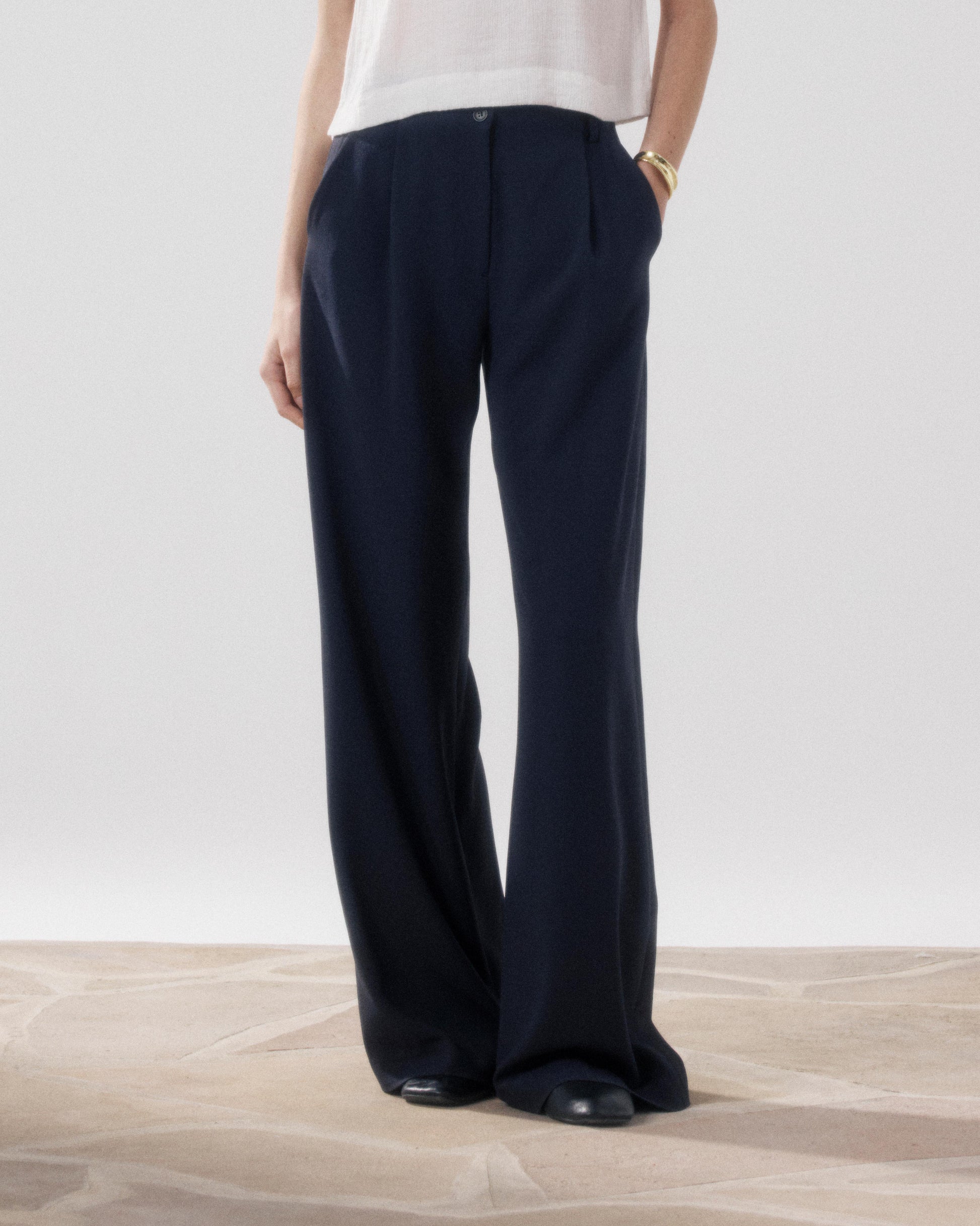 Pantalon Femme en Crepe Bleu Nuit Paradise
