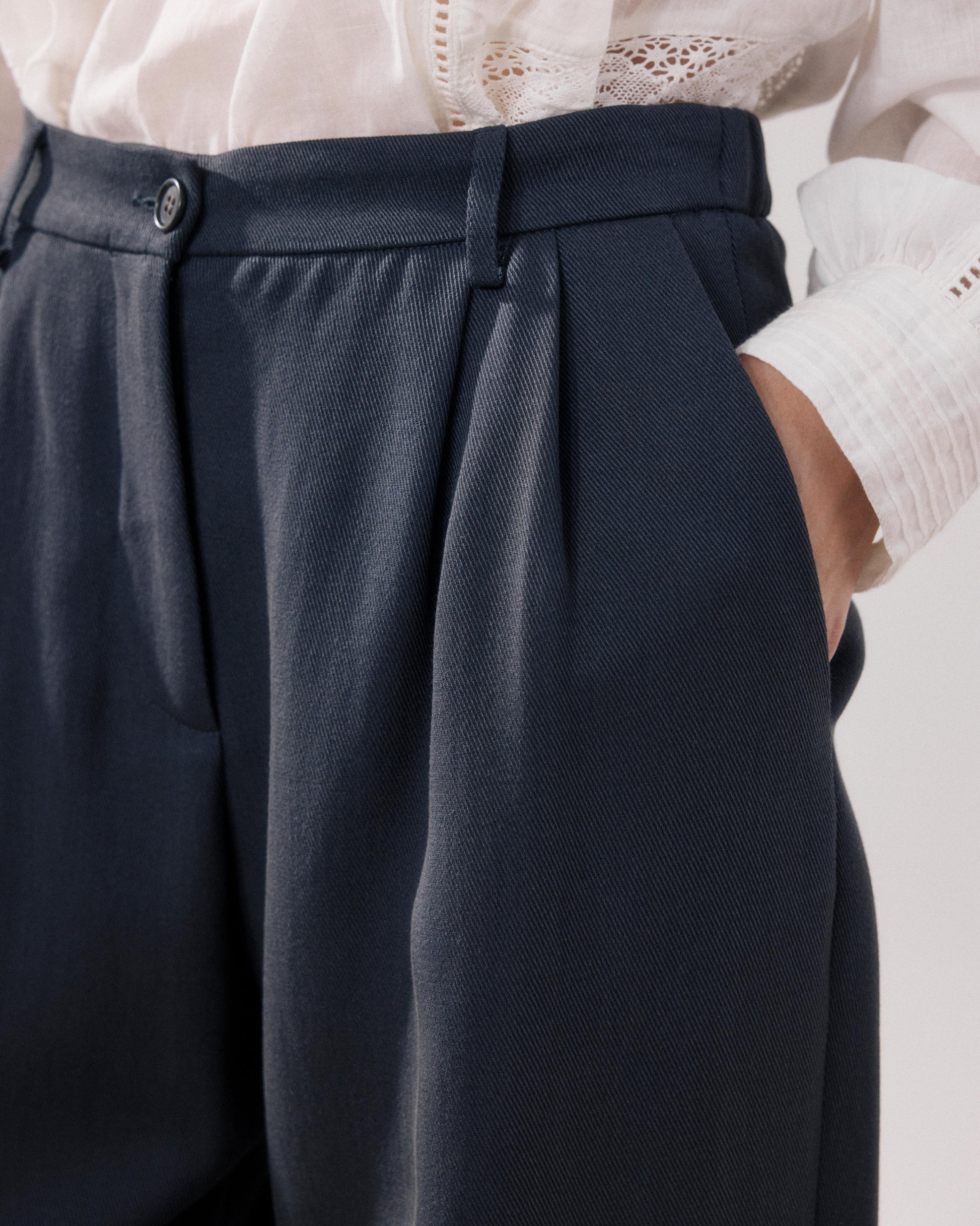 Pantalon Femme en Lyocell Bleu Marine Paula