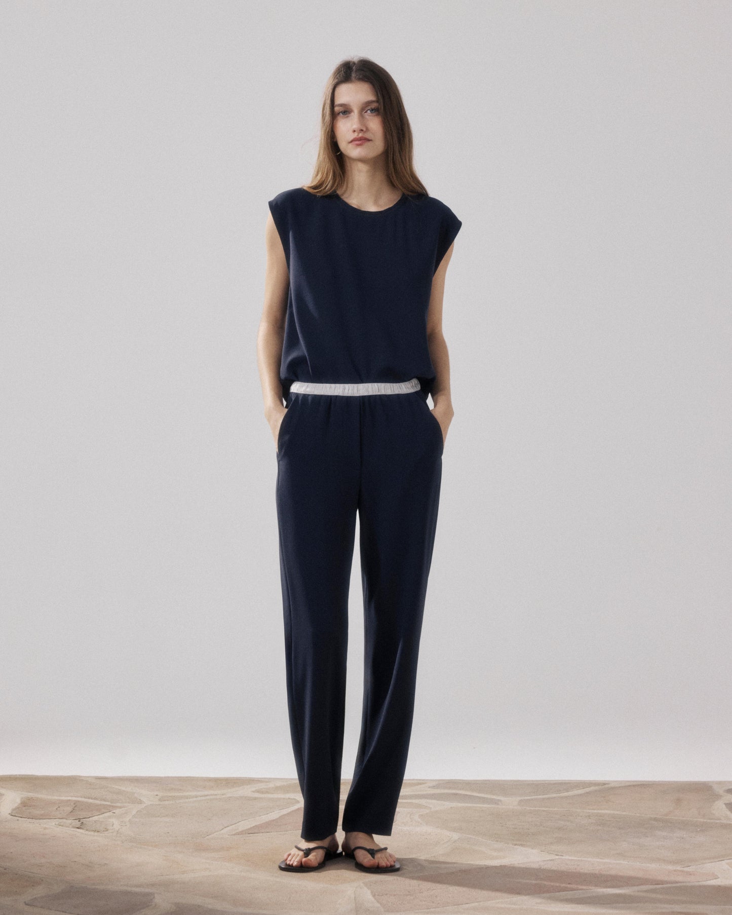 Pantalones de mujer en crepé azul noche Pirol BFPM613-02