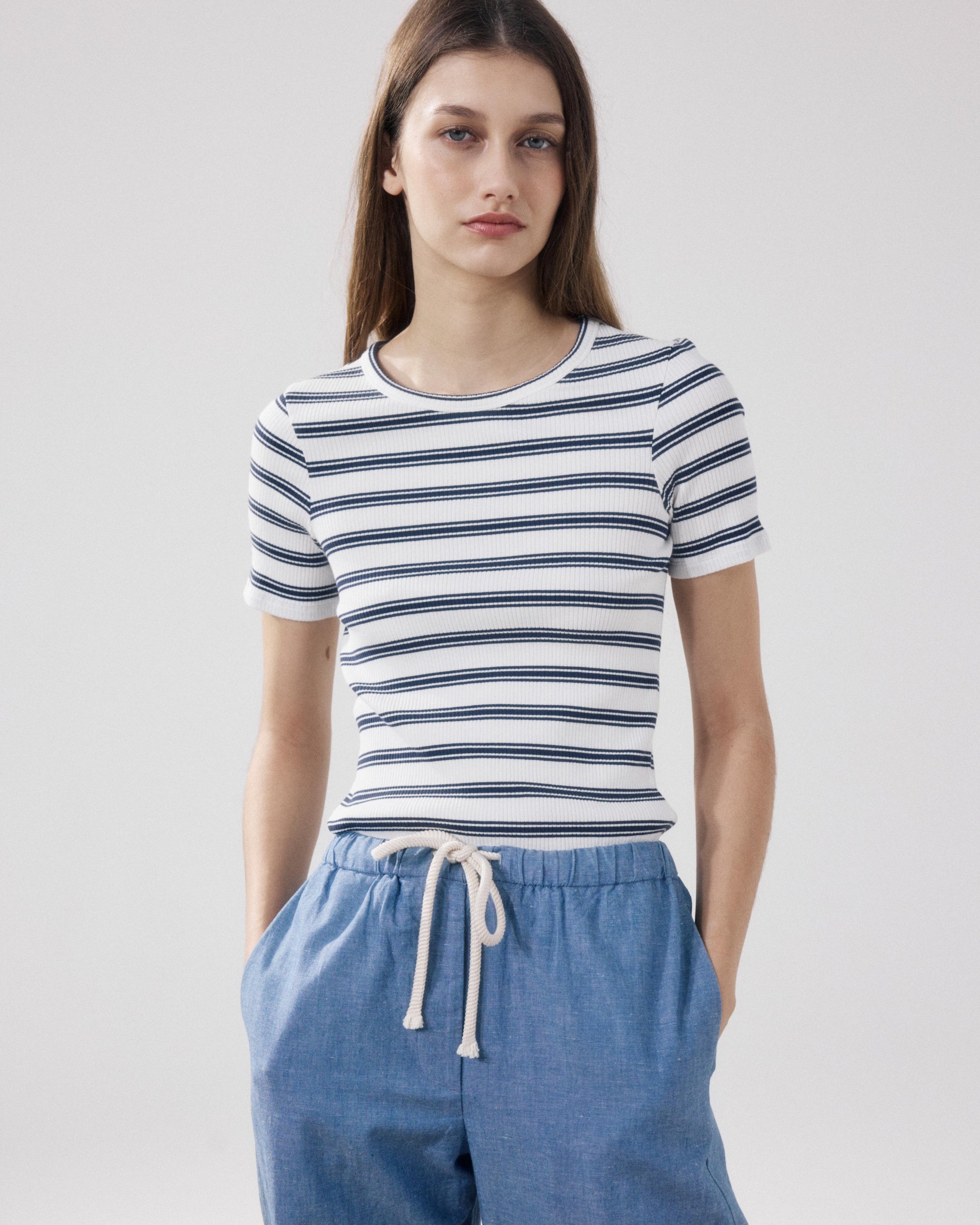 T-Shirt Femme en Coton Côtelé Ecru & Bleu Marine Telopea