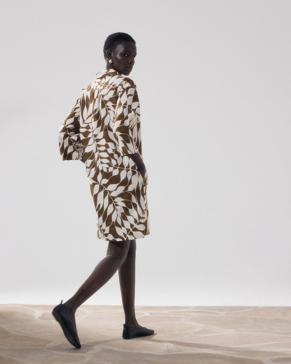 Robe Femme en Coton Imprimé Feuilles Blanc & Marron Ralli - Image alternative