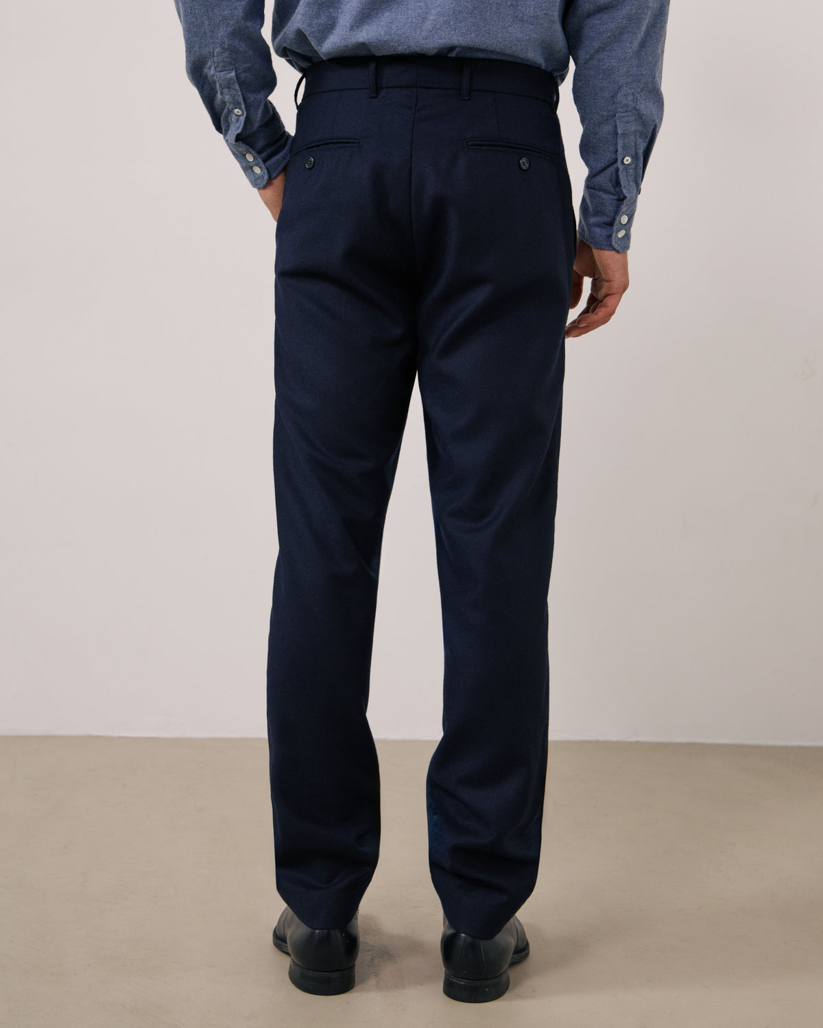 Pantalon Homme en Flanelle de Laine Vierge Bleu Marine Taylor