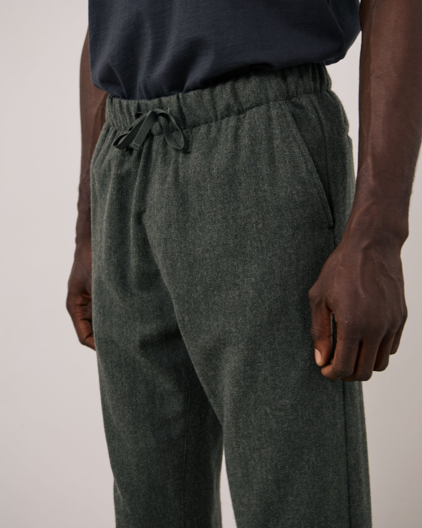 Pantalon Homme en Flanelle de laine Vert Militaire Joggy