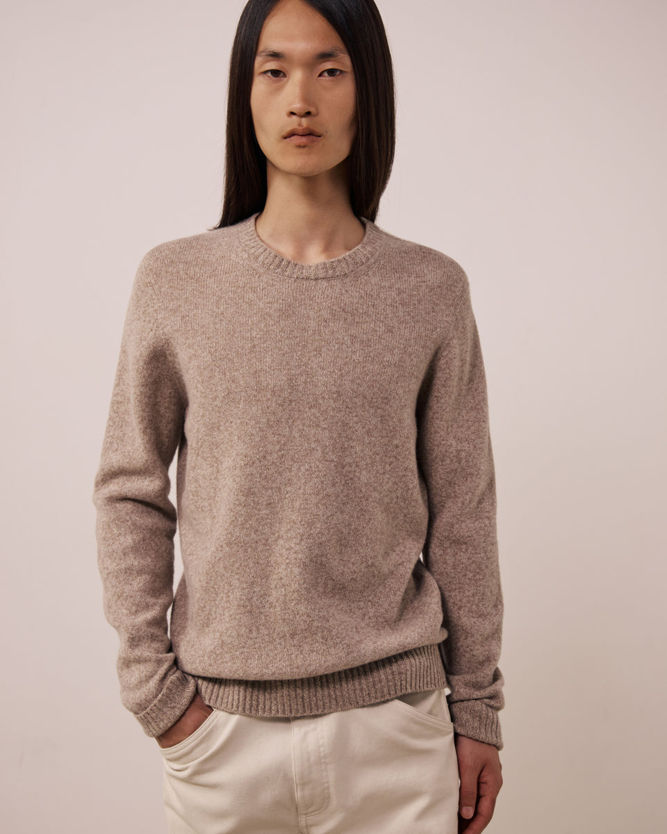 Seamless Crew Men's Tobacco Extra-Fine Merino Wool Sweater - Image principale