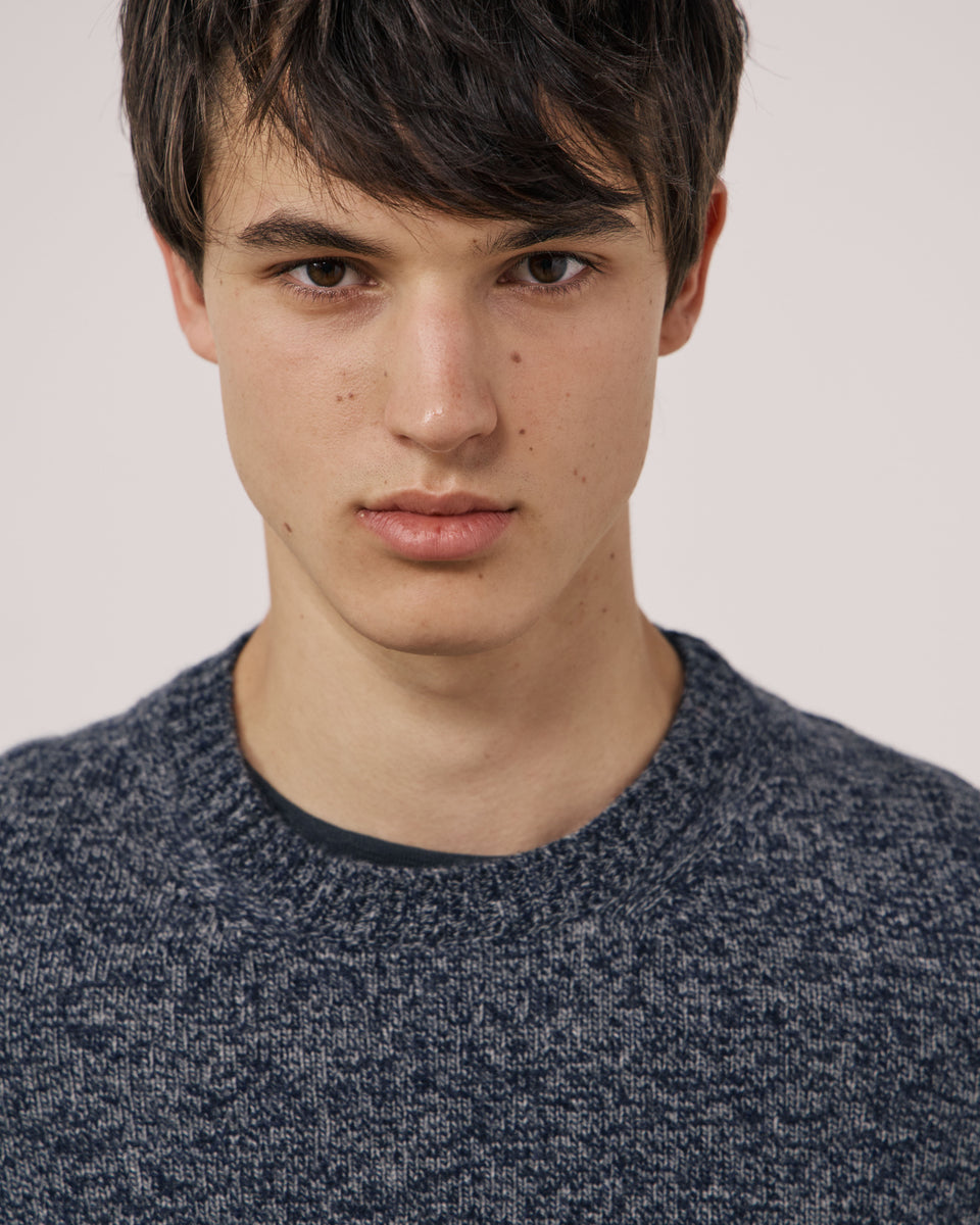 Seamless Crew Men's Navy Blue Extra-Fine Merino Wool Sweater - Image 3