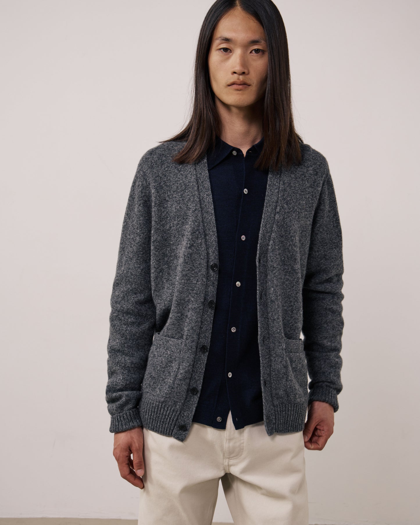Pull Homme en Laine Mérinos Extrafine Gris Seamless Cardigan