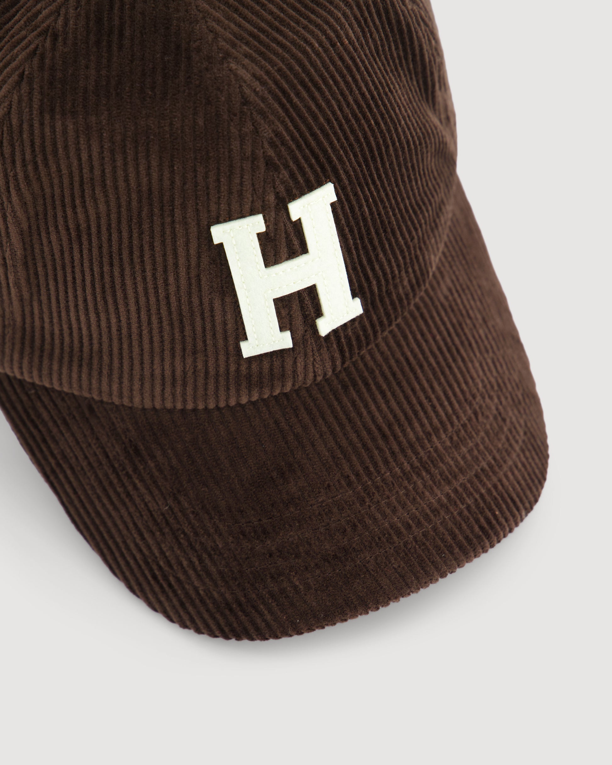 Casquette Femme en Velours Côtelé Chocolat