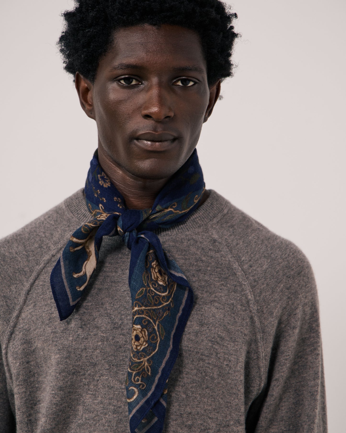 Echarpe Homme en Laine Bleu Marine Bandana