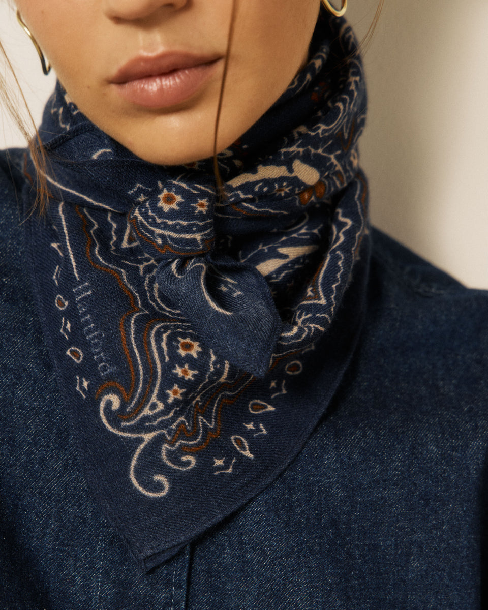 Bandana Women's Navy Blue Paisley Print Wool Scarf - Image principale