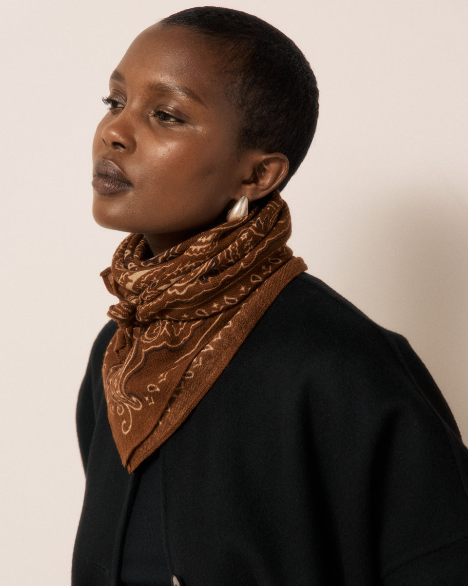 Echarpe Femme en Laine imprimé Marron Bandana - Image 2