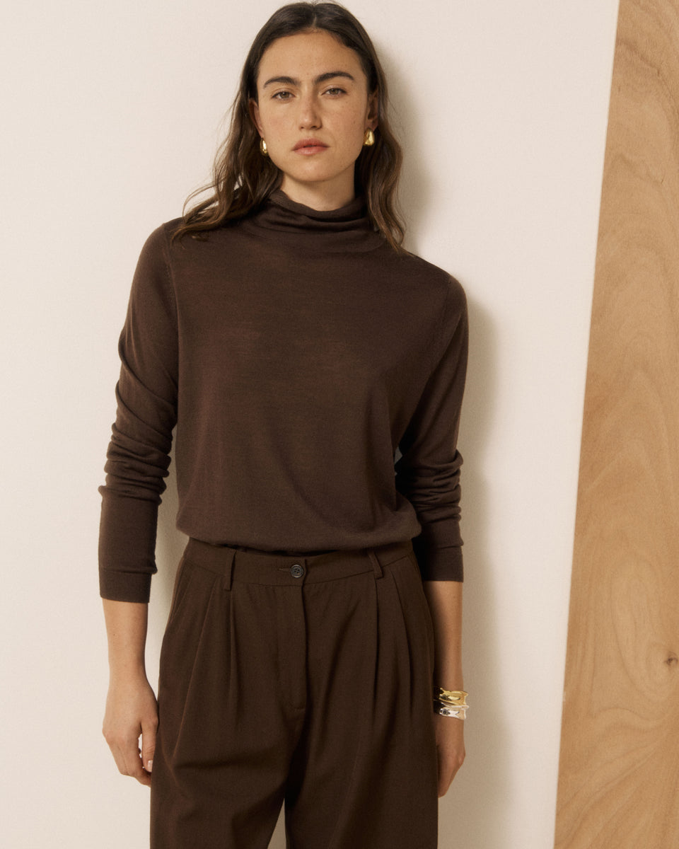 Myrfa Women's Chocolate Merino Wool Sweater - Image principale