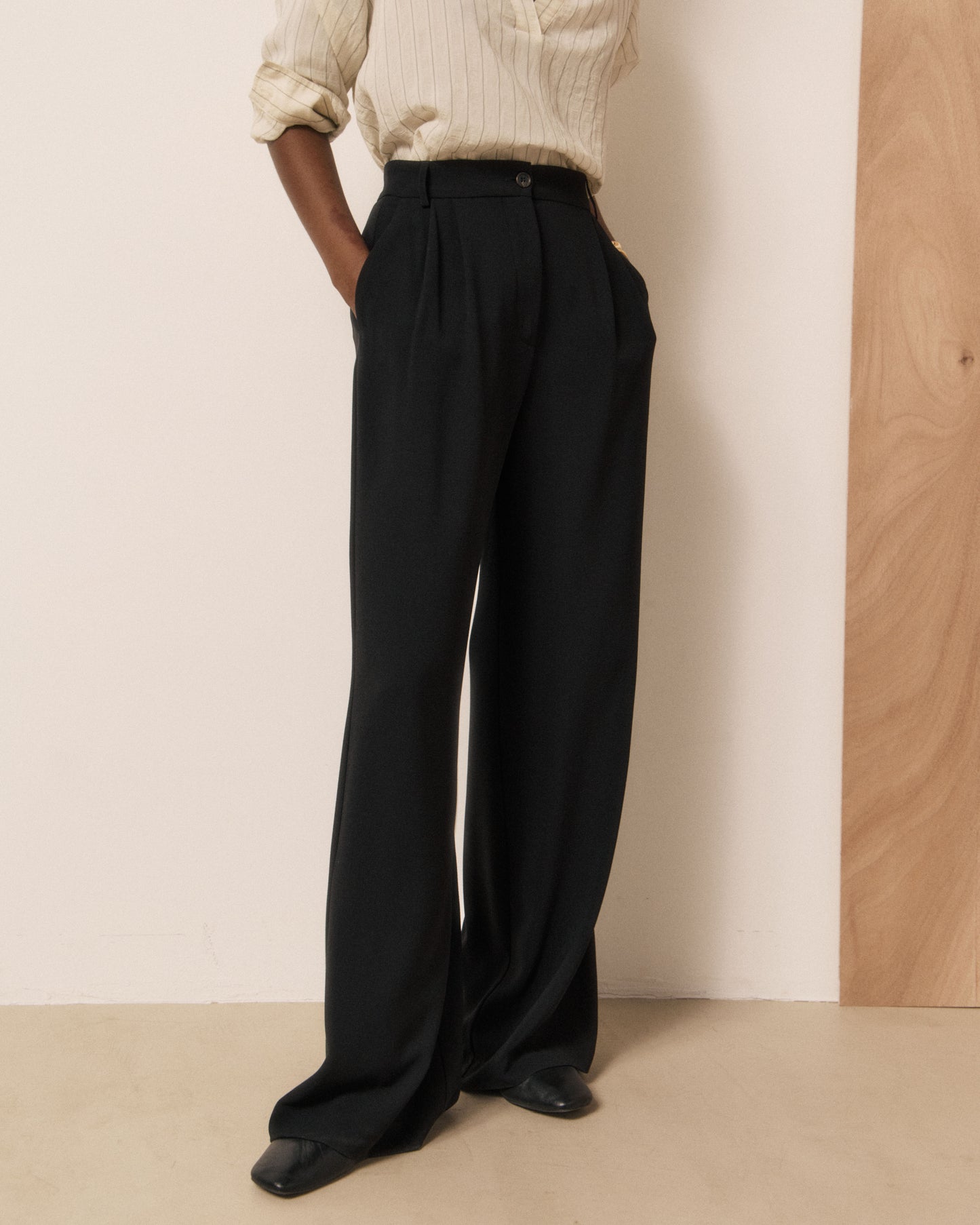 Pantalon Femme en Crêpe Noir Passion