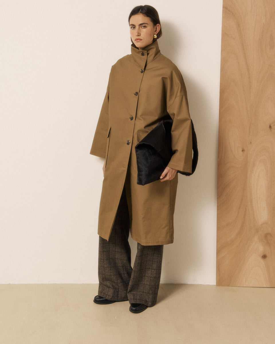 Manteau Femme en Gabardine de Coton Déperlante Kaki Vito - Image principale