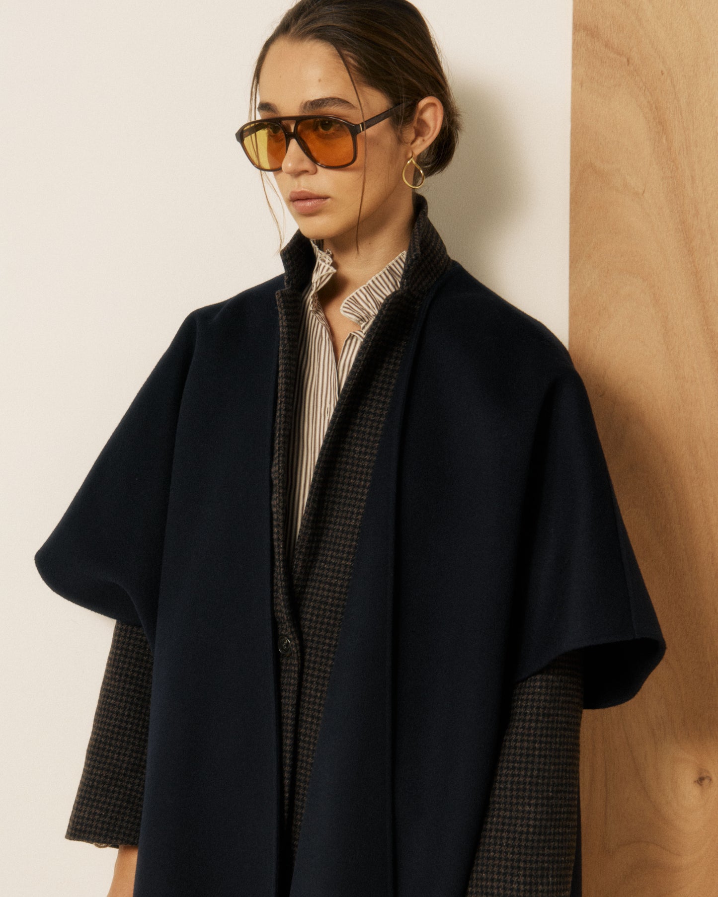 Cape Femme en Laine Double Face Bleu Marine Virginie